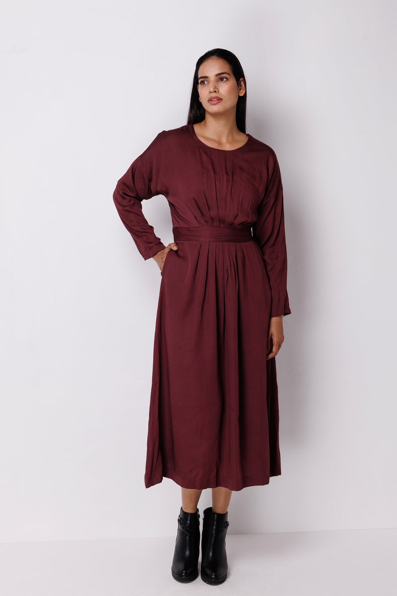 RELAXED FIT PLEATED DRESS