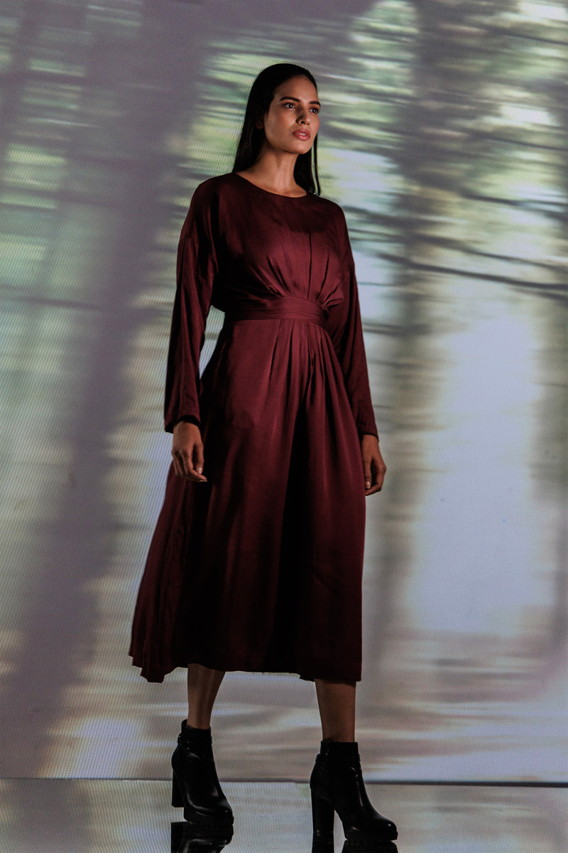 RELAXED FIT PLEATED DRESS